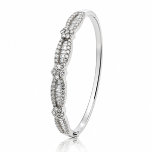 18kt White Gold Diamond Hinged Bangle