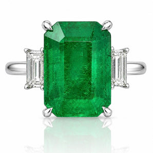 18kt White Gold Emerald & Diamond Ring