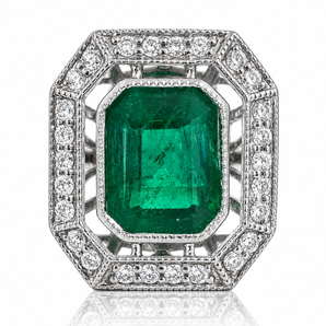 18kt White Gold Emerald & Diamond Ring